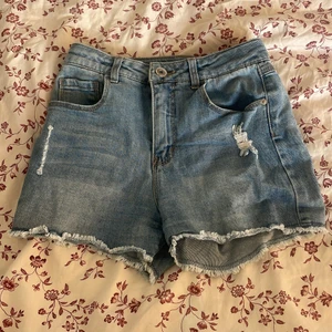 Shorts - Säljer mina shorts från hm i stl 152 för 20kr + frakt kontakta för fler bilder!