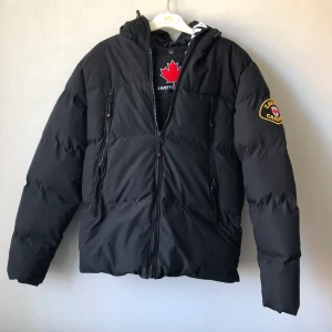 Canada Zavetti Vinterjacka |  - Storlek S  Oanvänd, har bara legat i garderoben