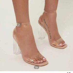 Shein klackskor  - Ska sälja lite SHEIN saker som jag fick hem igår då en del av de inte passade mig. Säljer ett par klackskor i färgen beige, stl 39.