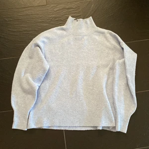 Stickad tröja - Lite nopprig därav priset!