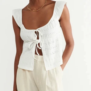 Topp fina tricot - Säljer denna tröjan jag köpte för inte alls längesen från Gina i toppenskick enbart använd en gång! Storlek s, pris går att diskutera❤️