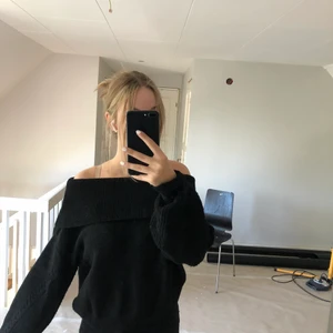 Offshoulder tröja - Off shoulder stickad topp från H&M Storlek S/M 100 kr + frakt