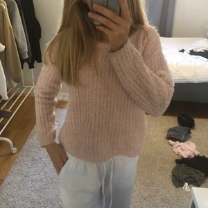 Rosa stickad tröja - Mysig rosa stickad tröja💗 