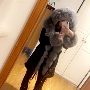 Vinter jacka parka  - Parka jacka super mysig jacka använd cirka två gånger. Storlek s. Ordinarie pris 3999