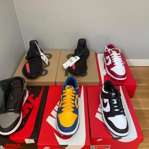 WTS Allting är oanvänt förutom Jordans. YZY 350 SÅLD, Nike dunk low USC SÅLD, Air Jordan 1 High shadow 2018 gs Size 40  2700, Nike dunk low UCLA  Size 42.5 Pris 1500, Nike dunk low panda SÅLD