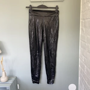 Lack-tights - Lacktights. Tighta hela vägen. 