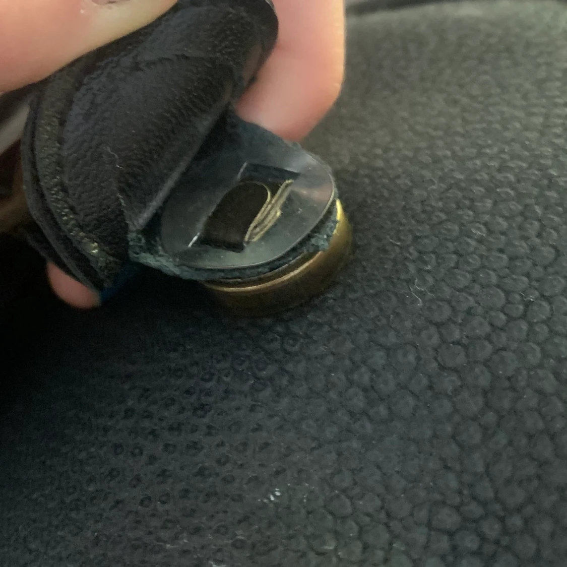 Axelremsväska-svart - 90