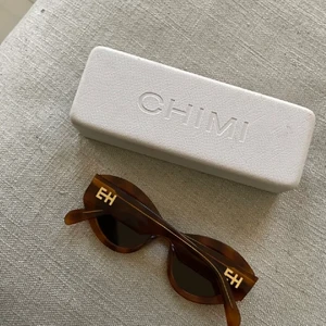 Elsa Hosk x Chimi  - Elsa Hosk solglasögon från Chimi eyewear. Säljer för 800kr, fodral medföljer. ❤️‍🔥