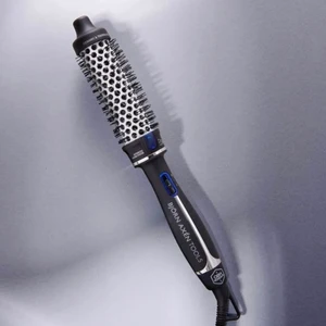 Värmeborste  - Säljer denna värmeborste då den inte andväns längre. Nypris 499 säljer för 300 kr + frakt ❤️ 