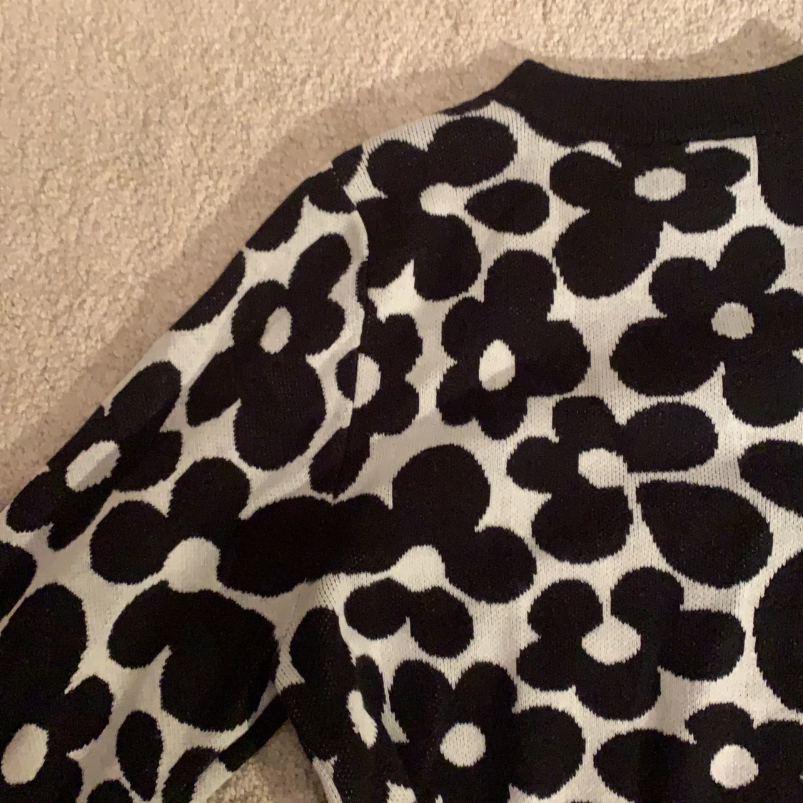 Blommig tröja  - 91