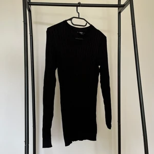 T-shirt  - Din lokala garderob skickar med PostNord för 59 Kr. Ni står för kostnaden av frakt. 