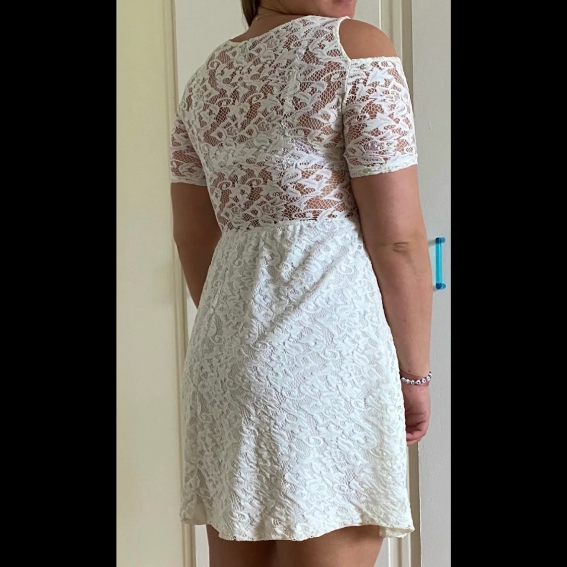 Vit spetsklänning  - 90