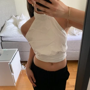 Halterneck topp - Oanvänd halterneck topp från ginatricot, prislapp kvar! 💓