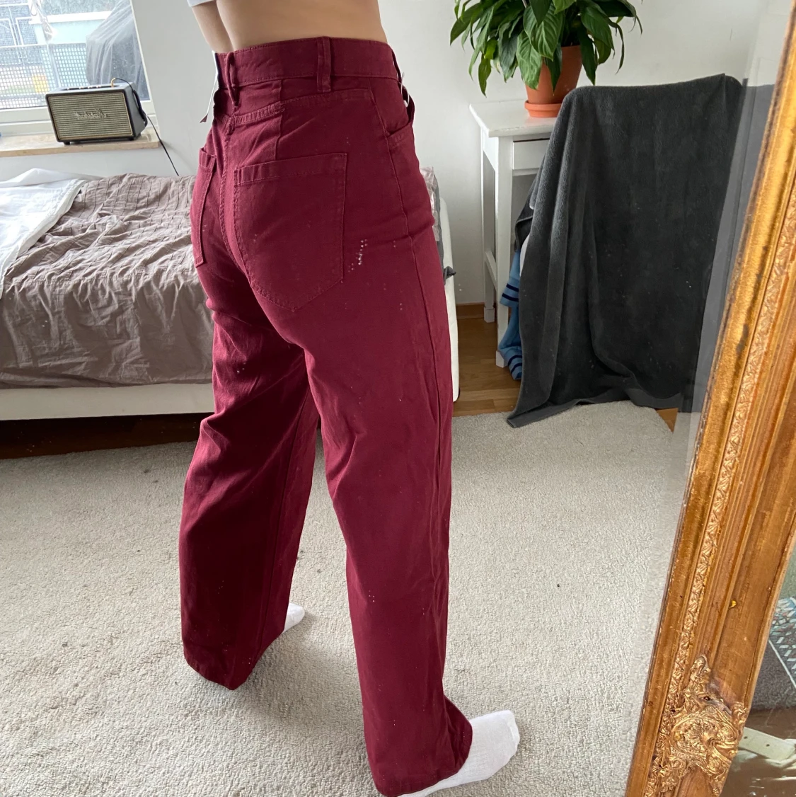 Vinröda byxor