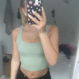 Sommar linne - Säljer detta jätte söta gröna linet, endast använ ca 4 gånger!! Nypris 79kr