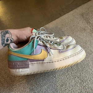 NIKE AIR FORCE 1 SHADOW “PALE IVORY” - Använda Nike Air Force Shadow. 42,5