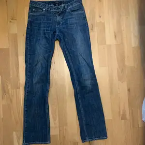 Assnygga lowwaist bootcut jeans från gant 