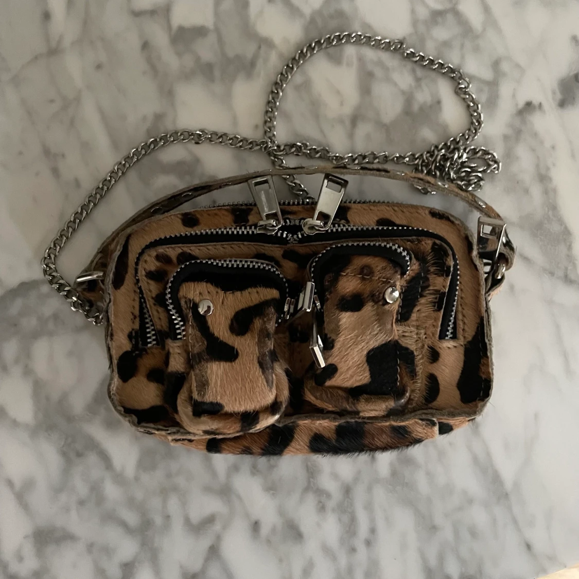 nunoo väska leopard 