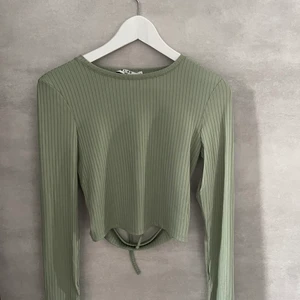 Opel back top - Öppen rygg topp från NA-KD, använd 1 gång