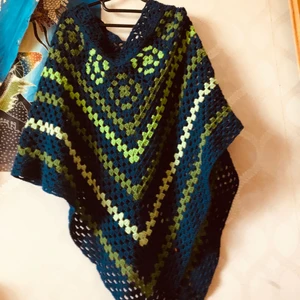 Vintage 70-tal poncho  - 70-tal poncho. Vacker och mysig. Passar de flesta.