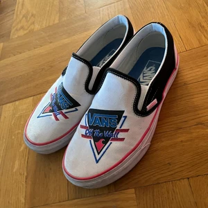 Vans - Vans med blå/rosa/svart tryck