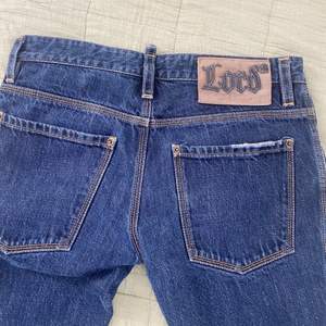 Dsquared2 jeans i storlek 46 i nyskick. Köpta på Plick, knappt använda. Priset kan sänkas vid snabb affär 