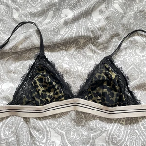 Bralette🐸 - Superfin grön bralette med fina detaljer🐸💕🫶🏼