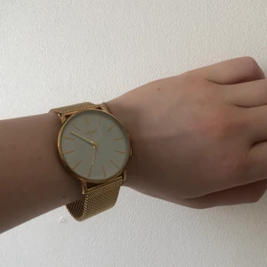 Klocka Regal - En guldklocka från Regal, aldrig använd. Frakt tillkommer📦