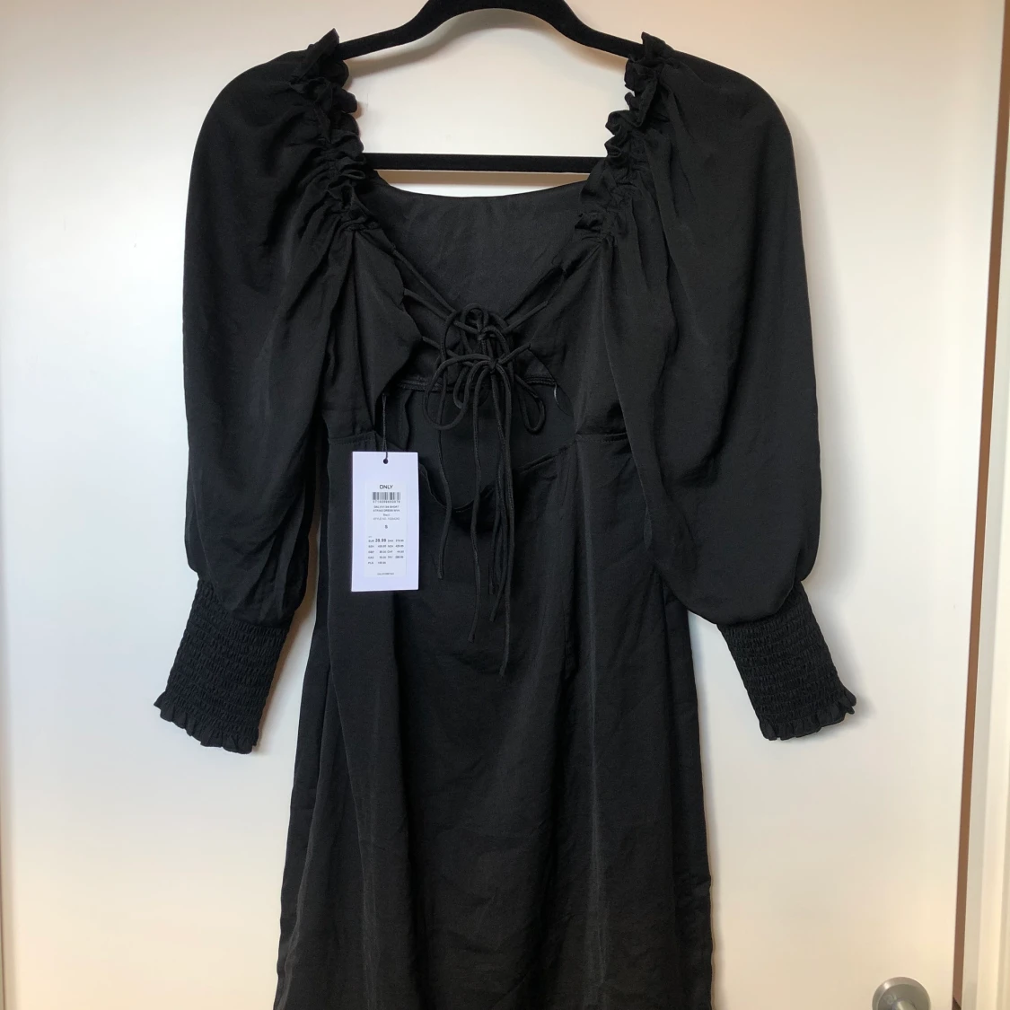 Festklänning med öppen rygg 