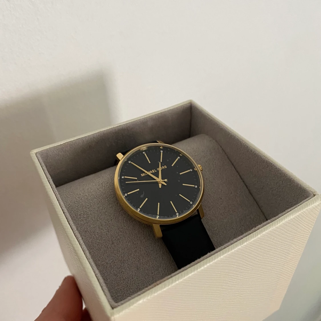 MICHAEL KORS KLOCKA OANVÄND NYSKICK - 1