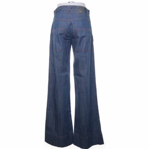 Baggy jeans - Stora baggy jeans. Så snygg tvätt och modell. Dom är lite långa på mig som är 168cm och brukar ha s