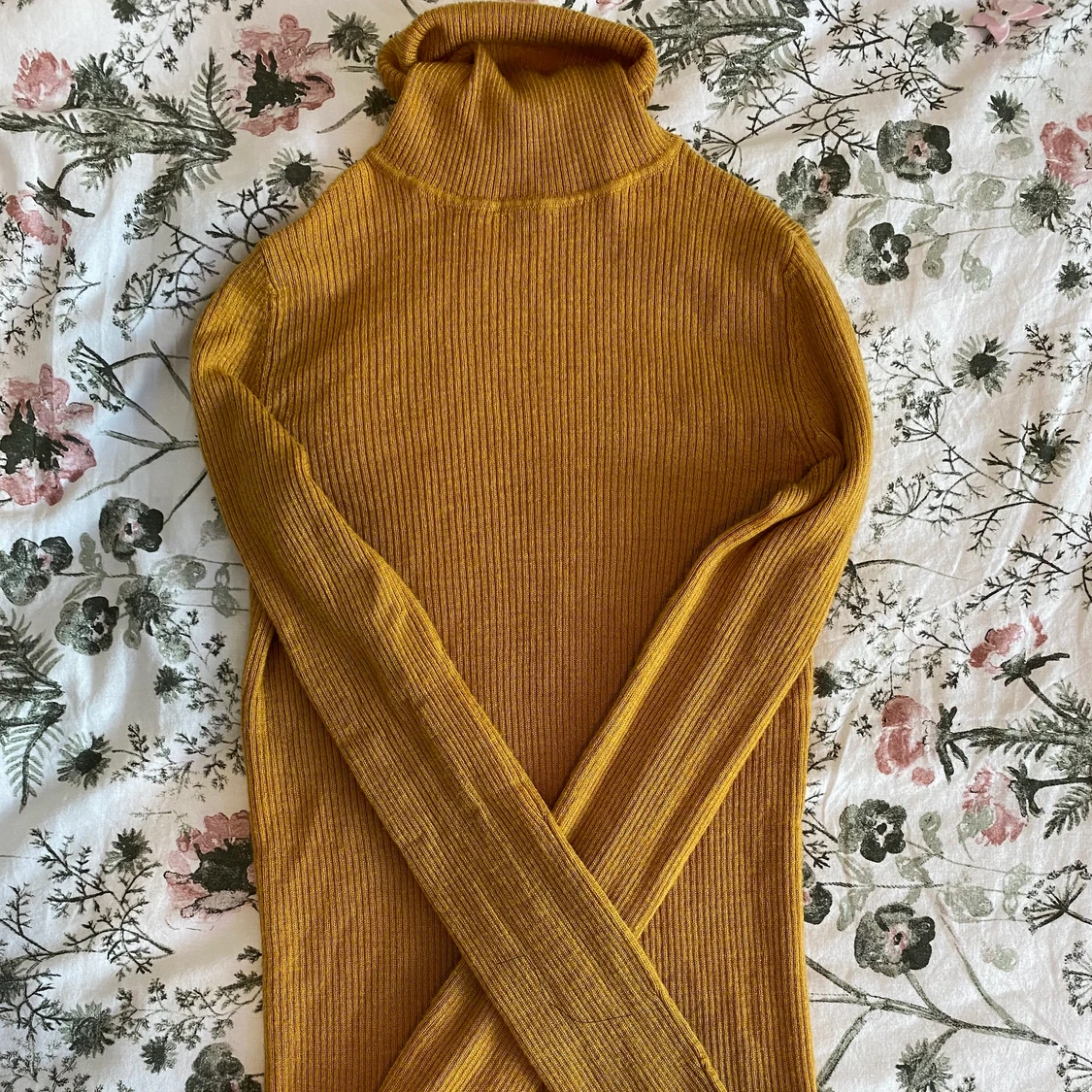 Gul polotröja💛 - 91