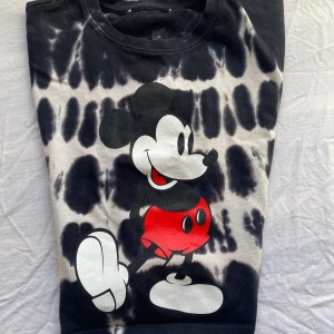 Mussepigg T-shirt  - Står ingen storlek men passar mig som har S. Bud från 30 kr