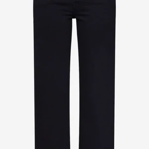 Levis jeans  - Säljer mina Levis jeans i modellen ribcage straight då de är för korta. De är inte använda mycket alls och i väldigt fint skick. Köpte de för 1200 kr och säljer de för 600 kr + frakt, pris kan diskuteras 💓