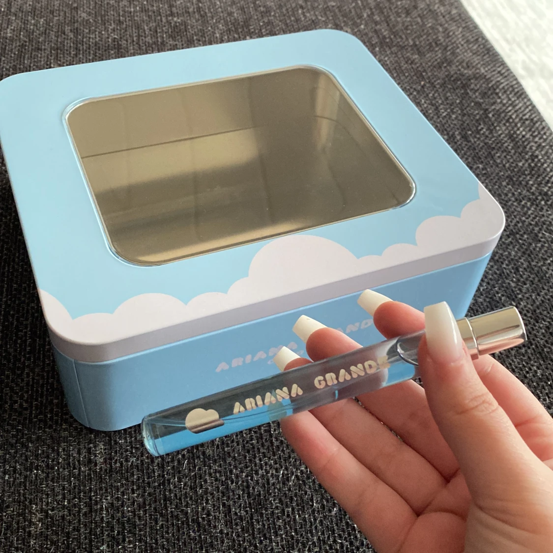 Ariana Grande Parfym  - 91