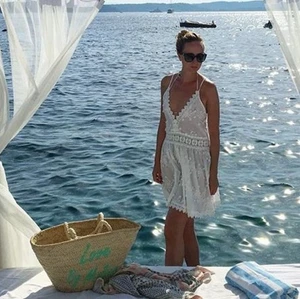 By malina klänning - Klänning i babydoll-modell från by malina som jag har använt som strandklänning. Endast använd en sommar och har inga defekter vad jag kan se. Storlek s men passar även större, tyget liknar linnetyg