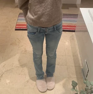 Pepe Jeans💕 - Intressekoll på mina sjukt populära lågmidjade pepe jeans i storlek 34 i väldigt bra skick💕Köpare står för frakt 