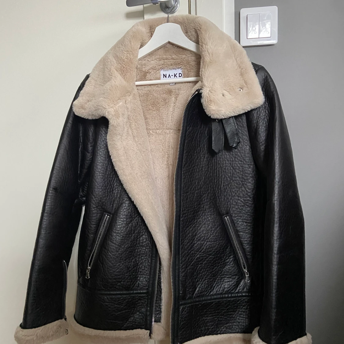 Skinnjacka med päls