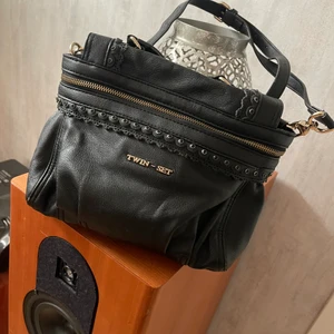 Twinset väska - Köpte i Italien 🇮🇹 har några år kan fraktas pris innehåller frak