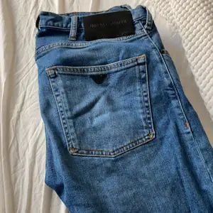 Säljer dessa jeans från Emporio Armani, storlek 31. (Herr)