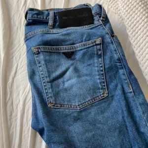 Emporio Armani jeans  - Säljer dessa jeans från Emporio Armani, storlek 31. (Herr)