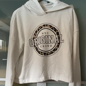 Hoddie  - Lite kortare vit hoddie 