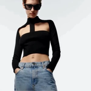 Zara topp - Säljer denna topp, har lappar och allt kvar. Köpte 2 storlekar så jag säljer ena🫶🏼 