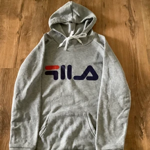 Fila, Size Medium  - Grey womens hoodie, like new bought for 400 Kr 