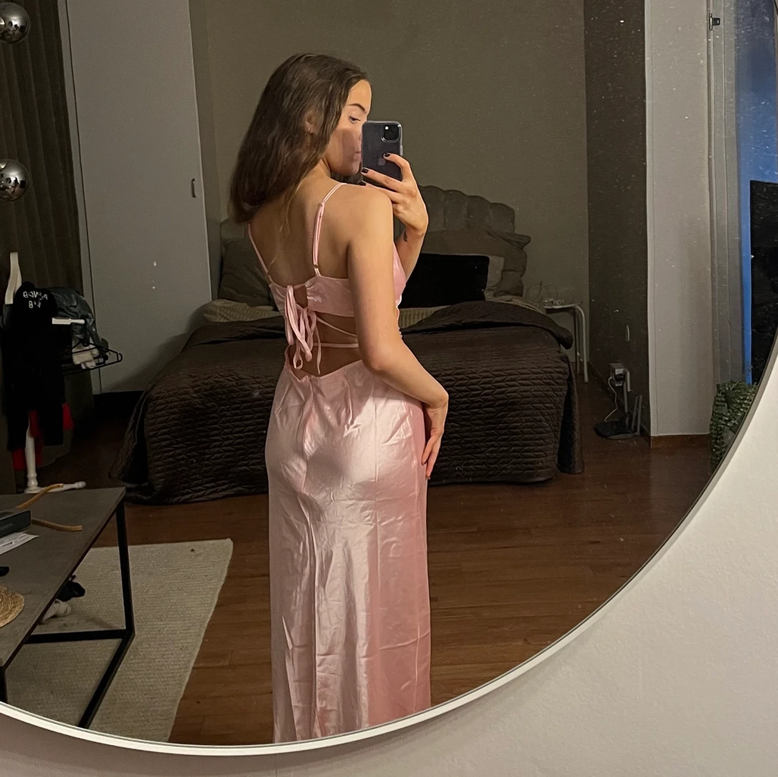 Rosa satinklänning - 90