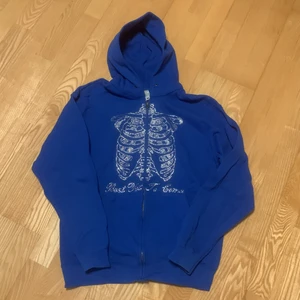 Rhinestone zip hoodie - En fet zip hoodie från best is yet to come. Storlek Medium.