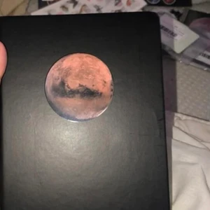 Bok - Så vacker bok men tjocka svarta blad, perfekt för att skriva på med vit penna eller klisra in bilder