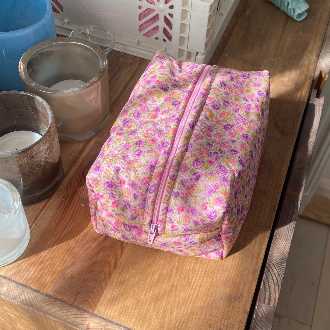 Blommig necessär  - 90