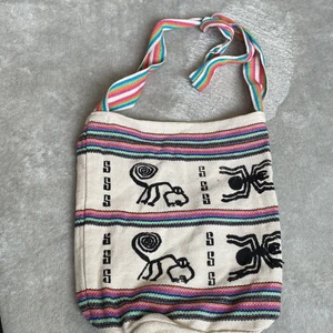 Väska  - Super färgglad väska för sommaren kommer från Colombia 