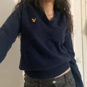 Lyle and scott tröja - Fin second hand lyle and scott tröja!🤍
